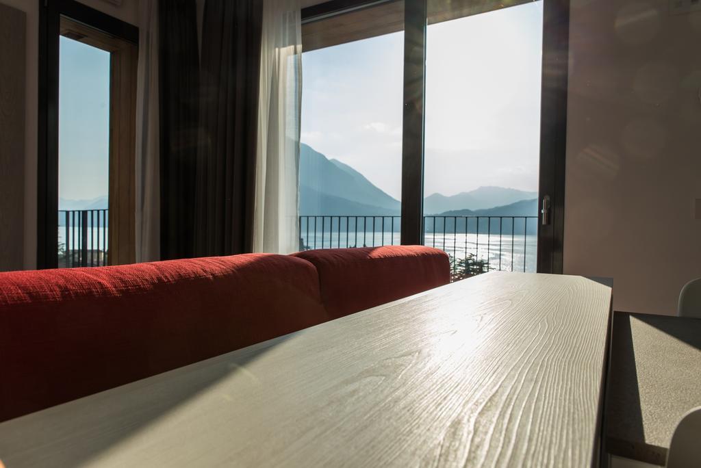 Residenza Luigina Apartment Варена Стая снимка