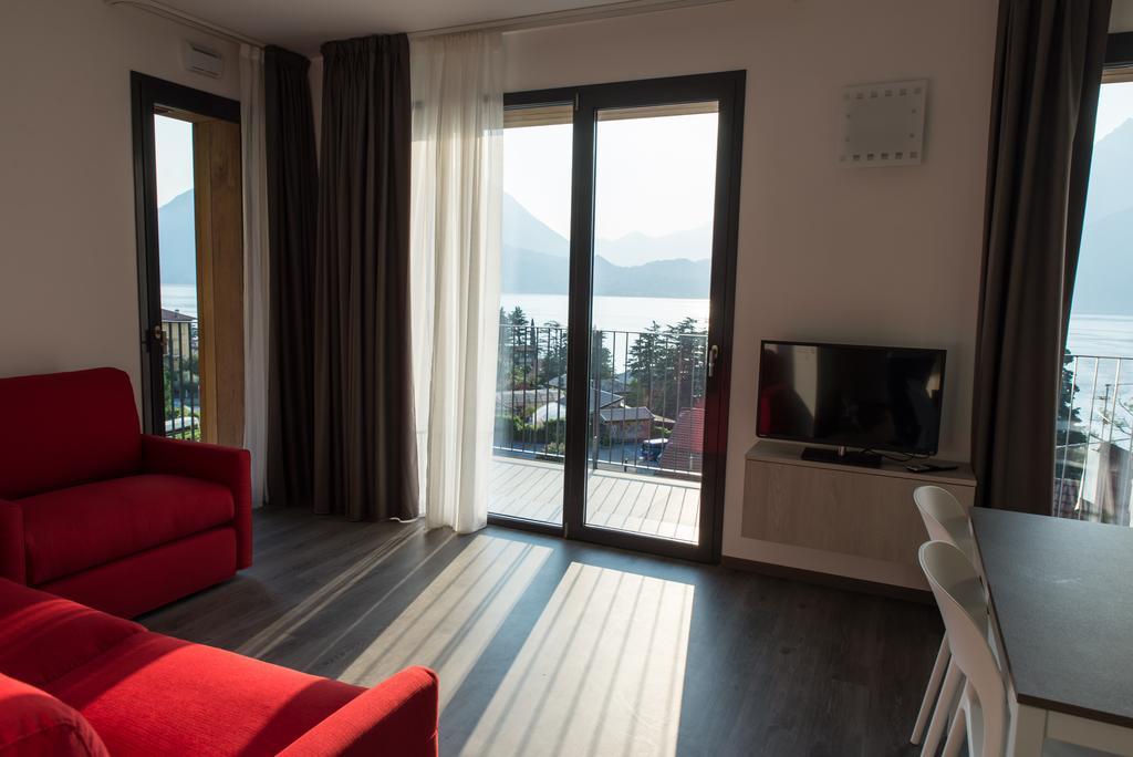 Residenza Luigina Apartment Варена Екстериор снимка